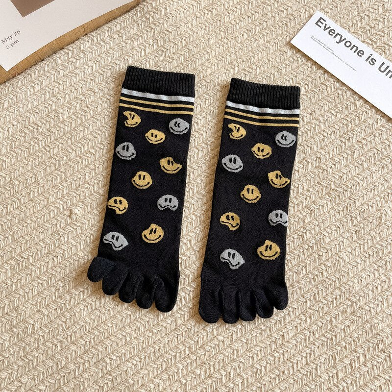 New five-finger ladies breathable sweat-absorbing mid-tube split-toed socks cute cartoon student girl socks