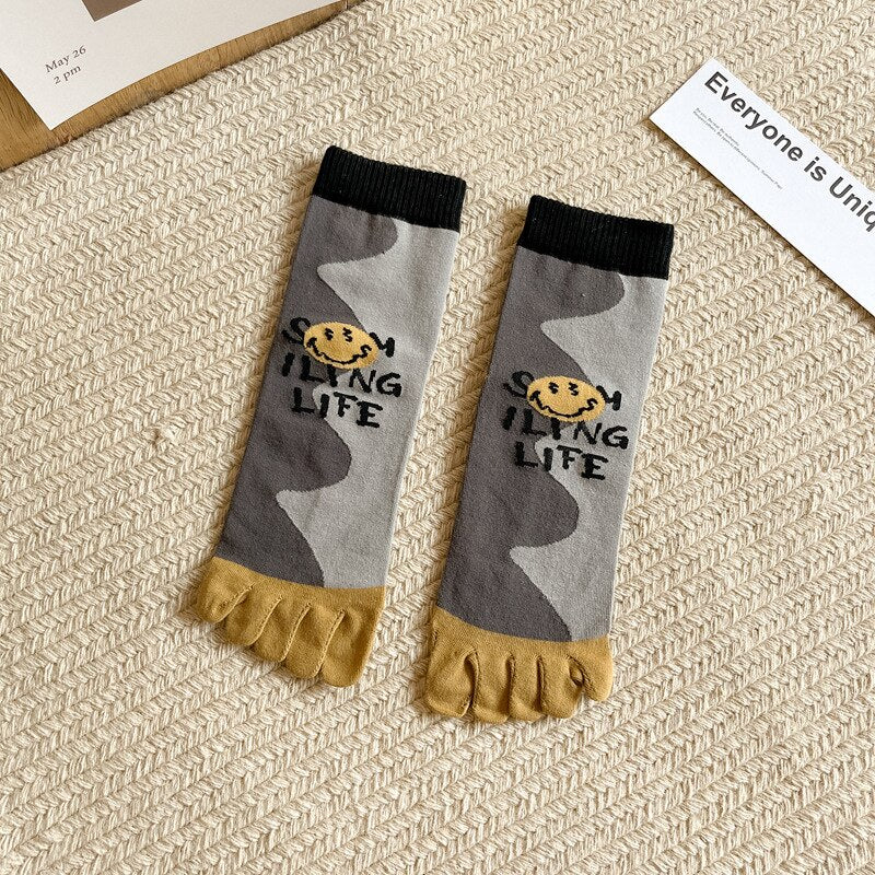 New five-finger ladies breathable sweat-absorbing mid-tube split-toed socks cute cartoon student girl socks