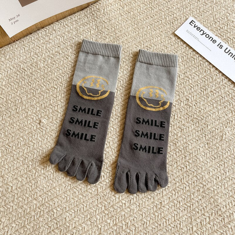 New five-finger ladies breathable sweat-absorbing mid-tube split-toed socks cute cartoon student girl socks